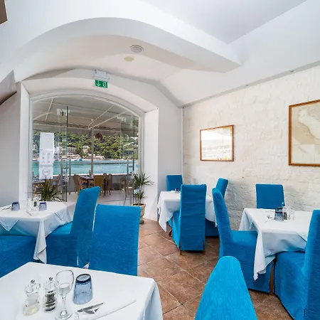Boutique & Wolff Hotel 4*